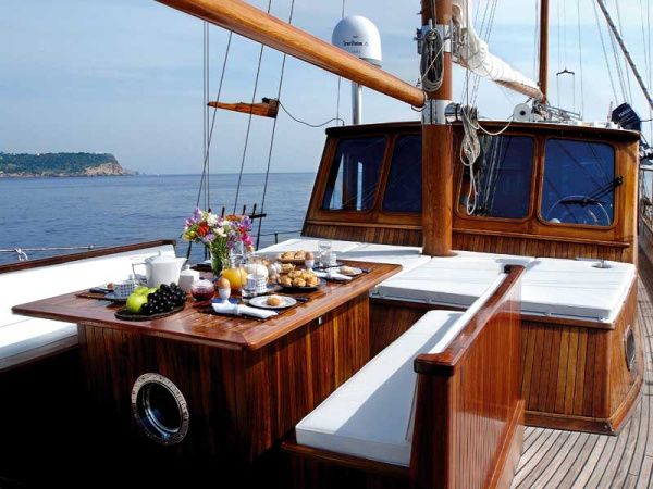 Яхтный лак на водной основе NATURAQUA FLATTING EXTRA MARINE